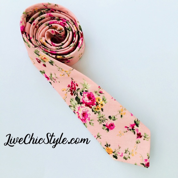 LiveChicStyle Other - NEW Pink Men's Floral Tie Wedding Tie